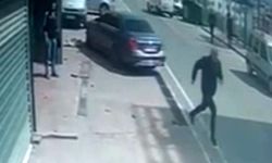 Çocuğunu tehdit ettiğini iddia eden motosiklet sürücüsüne çarptı