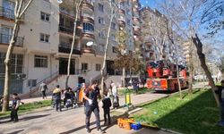 Diyarbakır'da apartmanda yangın: 5 kişi dumandan etkilendi