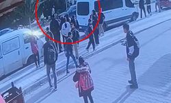 Ergani'de otomobil kaldırımdaki çocuklara çarptı