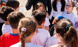 İpek Soylu’dan öğrencilere tenis dersi: “Ortak alanı yaratmak önemli”