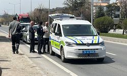 Karşıya geçmek isterken araba çarptı