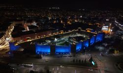 Kayseri Kalesi ve Saat Kulesinde 'Otizm' Farkındalığı