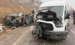 Öğretmenleri taşıyan minibüs kaza yaptı: 1 ölü