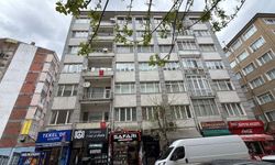 Patlayan camın parçaları başına düştü