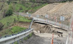 Siirt'te kara yolu çöktü