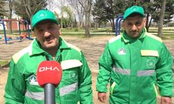 Temizlik görevlilerinin 'tahterevalli' eğlencesi