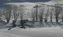 Uludağ’da nisan sürprizi: Kar kalınlığı 150 santimetreye ulaştı