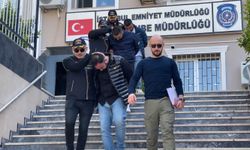 Ümraniye'de park halindeki otomobilden hırsızlık yapan şüpheliler tutuklandı