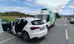 Konya'da minibüs ile otomobil çarpıştı: 4 kişi yaralandı