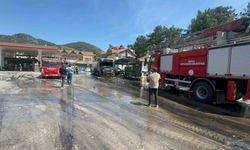 Akaryakıt istasyonunda mazot yüklü tanker alev topuna dönüştü