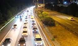 Anadolu Otoyolu'nda trafik durdu