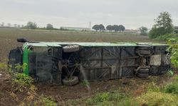 Çanakkale'de otobüs devrildi: Çok sayıda yaralı var