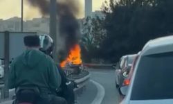 Esenyurt'ta seyir halindeki otomobil alev aldı
