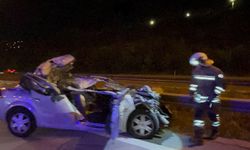 Hatay'da Otomobil, Tıra Çarptı