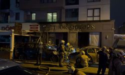 Kadıköy'de oto galeri yangını