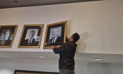 Kemal Kılıçdaoğlu'nun fotoğrafı genel merkeze asıldı