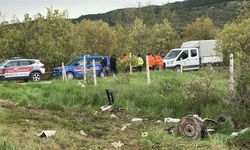 Kütahya'da tren hemzemin geçitte kamyonete çarptı