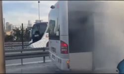 Metrobüsün motor kısmındaki yangın söndürüldü