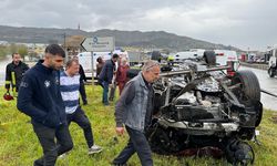 Sinyalizasyon direğine çarptı: 1'i çocuk 4 yaralı