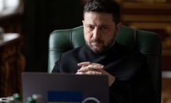 'Tek Dertleri Kızıl Meydan'daki Sessizlik'