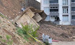 Tokat'ta istinat duvarının çöktü!