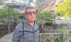 Yamaçtan düşen kaya parçaları düştüğü evi kullanılamaz hale getirdi