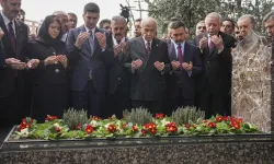 Bahçeli’den Kurban Bayramı’nda Türkeş’in Kabrine Ziyaret