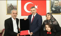 Bakan Çiftçi, Konya'da şehit Ali Teke'nin ailesini ziyaret etti