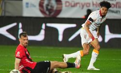 Galatasaray'a Gabriel Sara Şoku! Sezonu Kapattı