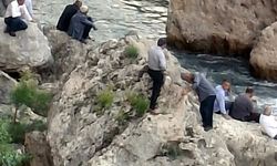 Bitlis'te Dereye Giren 3 Kardeşten Biri Dönebildi