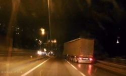 Bursa'da TIR, yolu kapattı