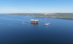 Dev Vinç Gemisi Çanakkale Boğazı'ndan Geçerek Marmara'ya Ulaştı