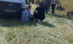 Devrilen traktörün altında kalan çiftçi hayatını kaybetti