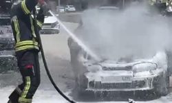 Erzurum'da seyir halindeki otomobil alev aldı