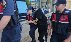 Evinde bıçaklanmış olarak cansız bedeni bulundu