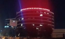 Evinin önünde beklerken başından vuruldu