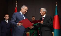 Hakan  Fidan Bangladeş'e gitti