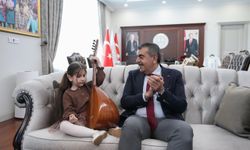 Müzik Tutkunu Görme Engelli Nil, Bakan Yusuf Tekin'i Ziyaret Etti