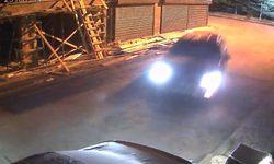 Otomobiliyle park halindeki araca çarptı!