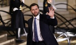 Şahbaz Şerif ile J.D. Vance İsviçre’de Görüştü