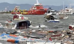 Tuzla'da Fırtınada Batan Gemiler Temizleniyor
