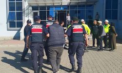 Uzunköprü'de durdurulan taksiden kaçak göçmenler çıktı