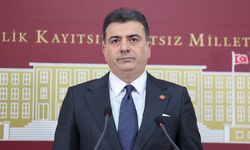 Zeynel Emre’den CHP yönetimine sert tepki: “CHP tarihi adına kara bir gün”