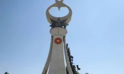 Darbenin sessiz çığlığı: Külliye'de bulunan 15 Temmuz'un sembol anıtı