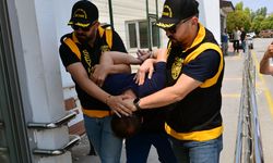 Adana'da komşusunun evine otomatik tabancayla ateş açan şüpheli yakalandı