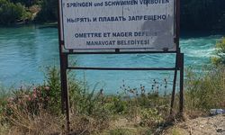 Antalya'da ırmakta mahsur kalan 4 kişi kurtarıldı