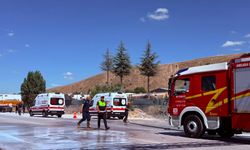 Başkentte otomobil direğe çarptı