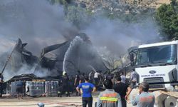 Bodrum'da market deposunda korkutan yangın