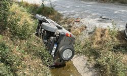 Cip, su kanalına devrildi: 3 yaralı