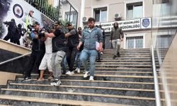 Dolandırıcı sahte polisler İstanbul'da yakalandı